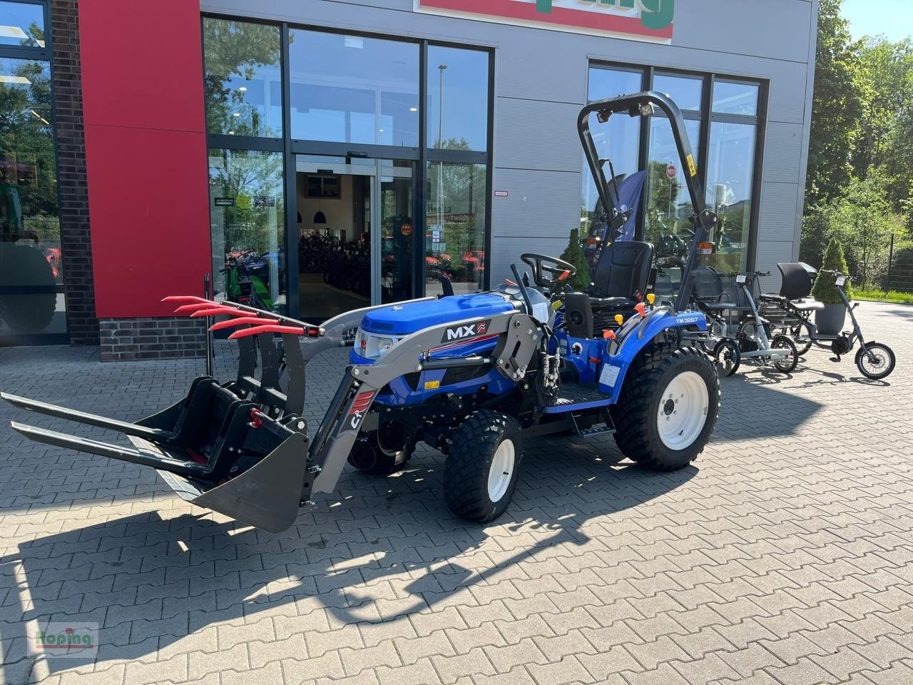 Iseki TM3267 AL - Komunální traktor: obrázek 1 Iseki TM3267 AL - Komunální traktor: obrázek 1