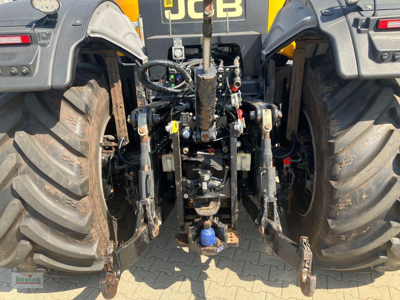 JCB 4220 - Traktor: obrázek 4 JCB 4220 - Traktor: obrázek 4