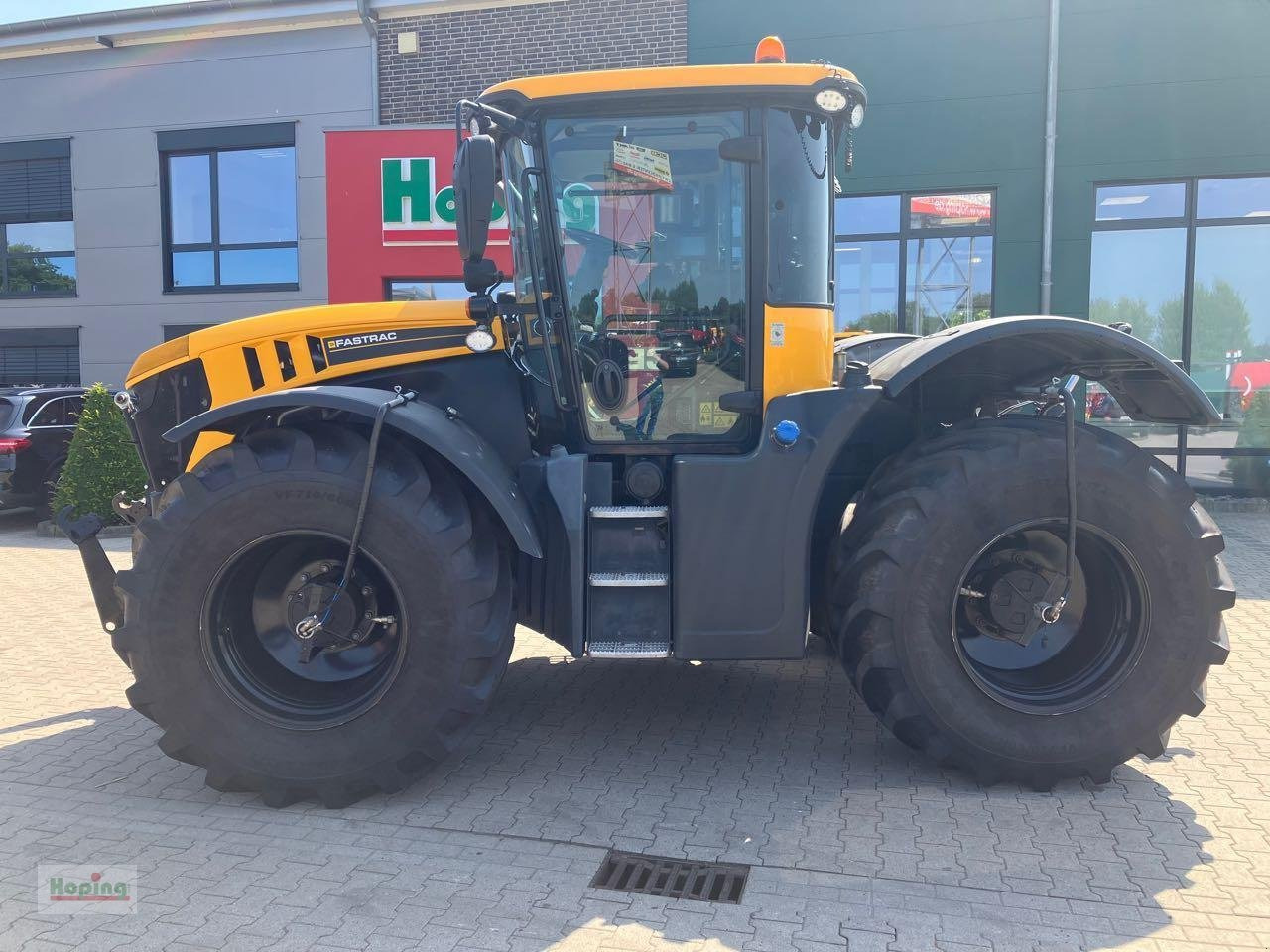 JCB 4220 - Traktor: obrázek 2 JCB 4220 - Traktor: obrázek 2
