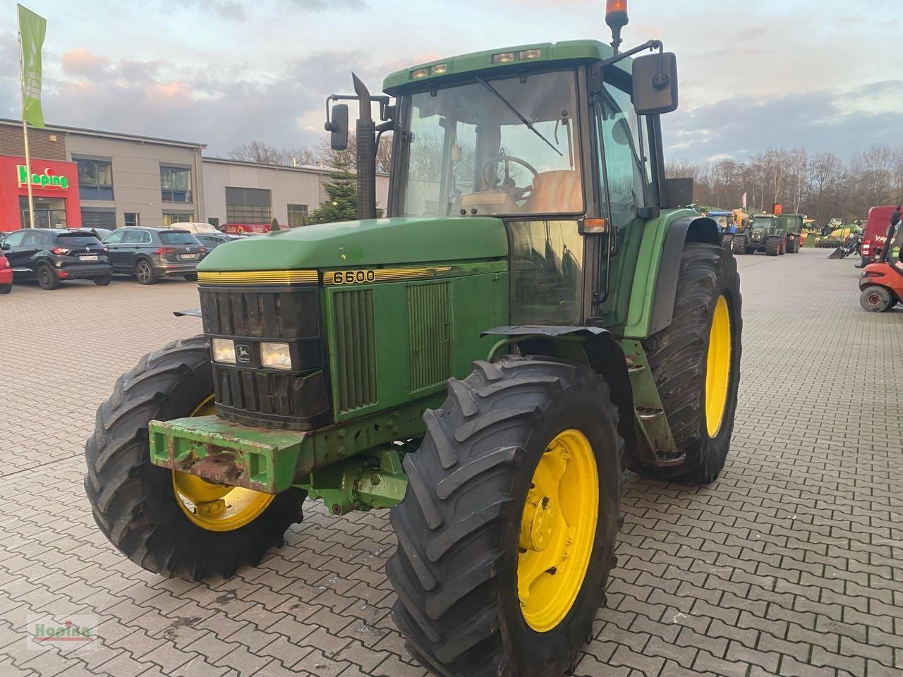 John Deere 6600 - Traktor: obrázek 3 John Deere 6600 - Traktor: obrázek 3