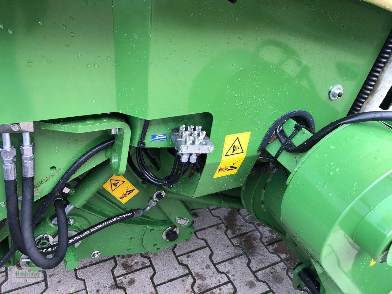 Krone Comprima V 150 XC - Lis na válcové balíky: obrázek 4 Krone Comprima V 150 XC - Lis na válcové balíky: obrázek 4