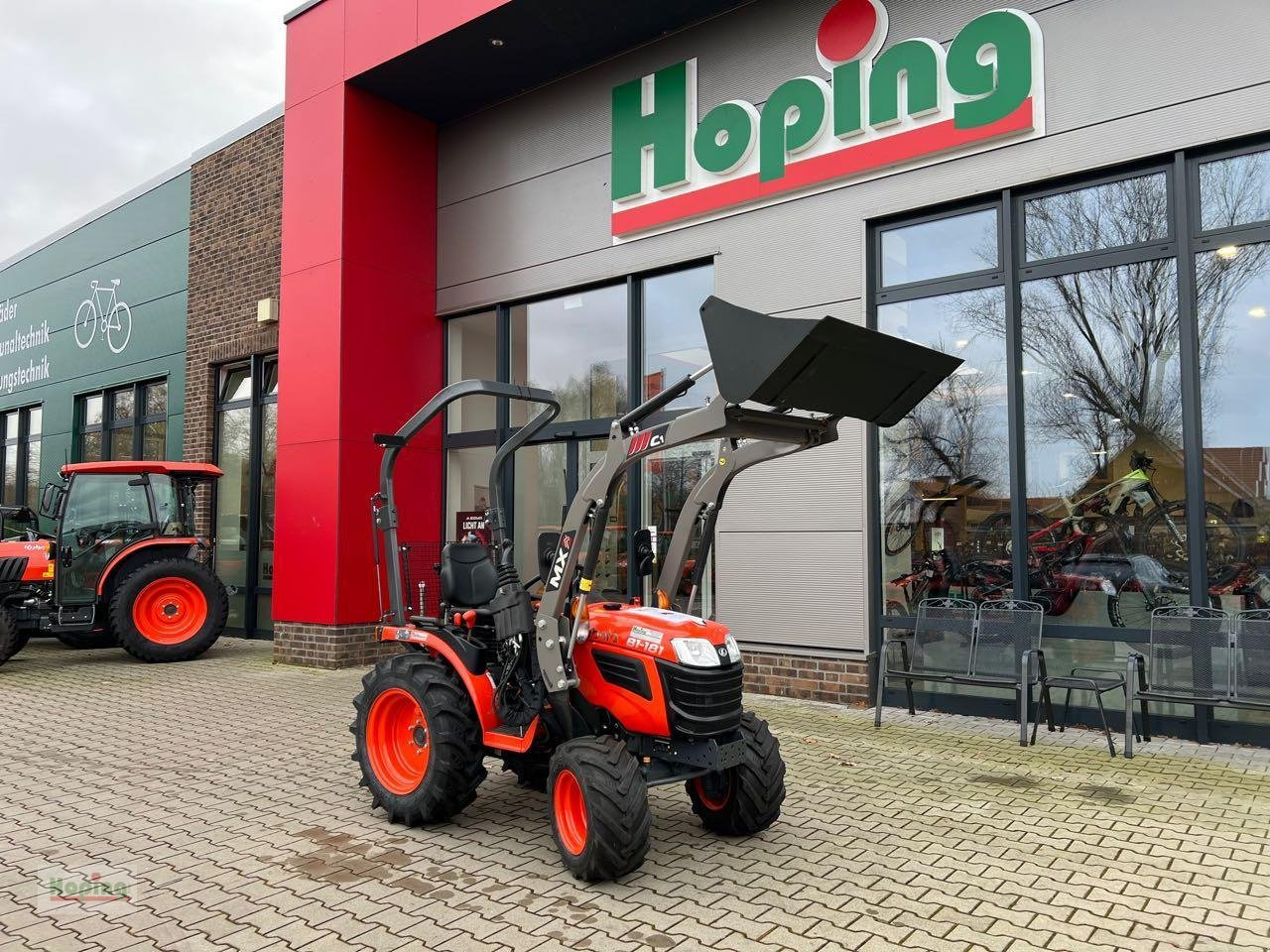 Kubota B1 181 - Komunální traktor: obrázek 4 Kubota B1 181 - Komunální traktor: obrázek 4