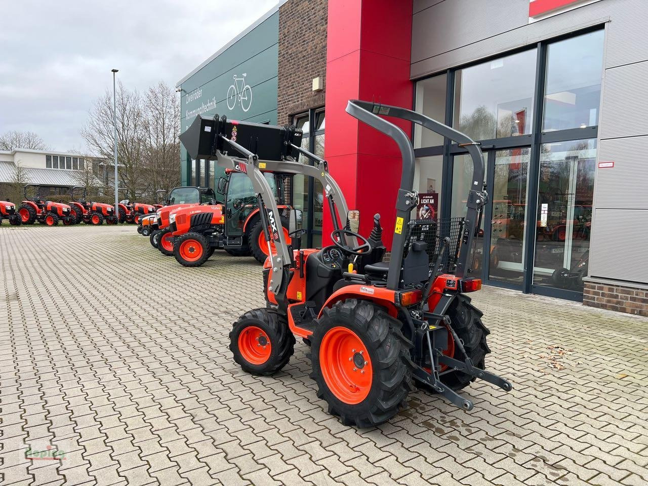 Kubota B1 181 - Komunální traktor: obrázek 2 Kubota B1 181 - Komunální traktor: obrázek 2