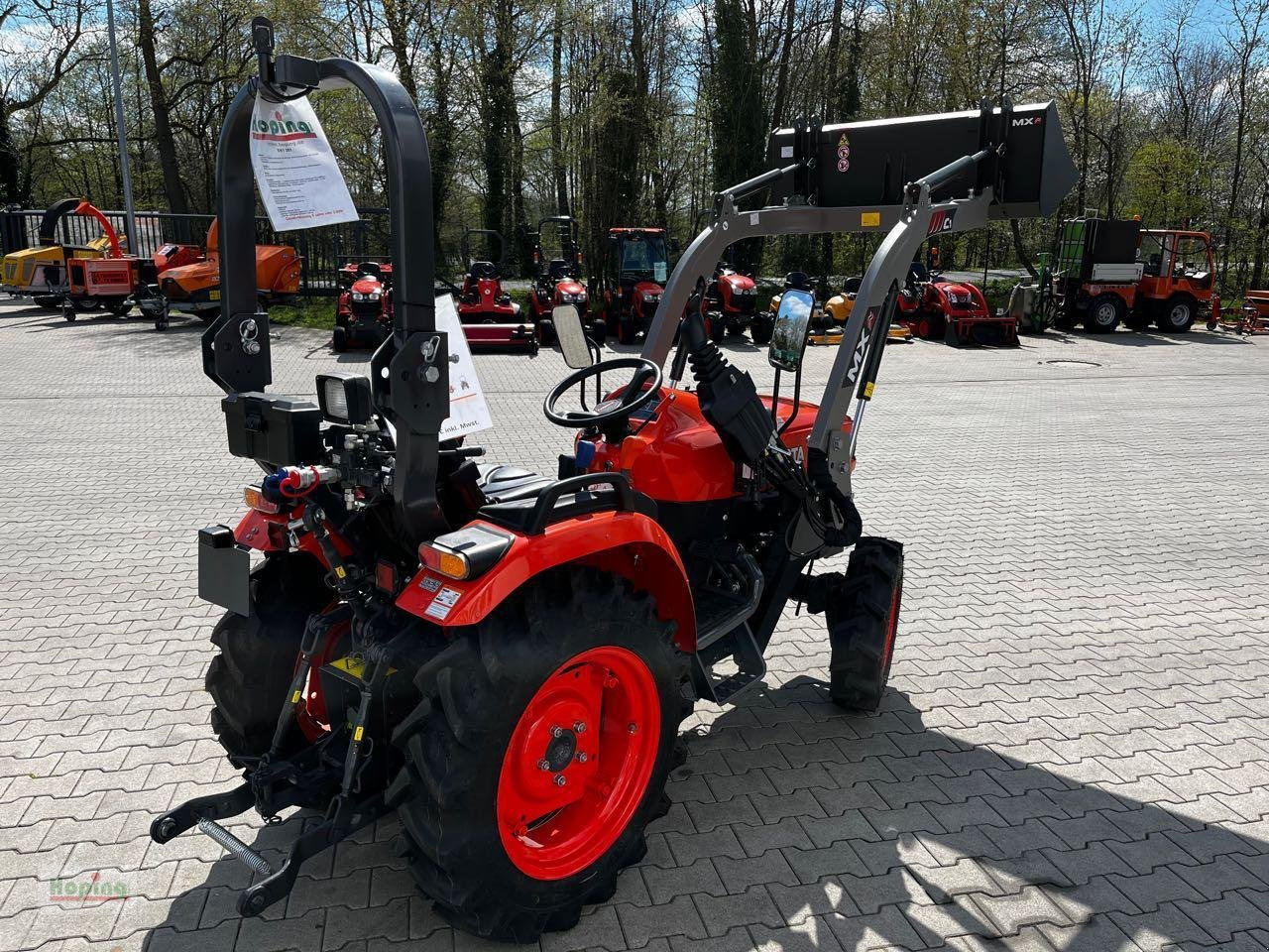 Kubota EK1-261 - Komunální traktor: obrázek 5 Kubota EK1-261 - Komunální traktor: obrázek 5