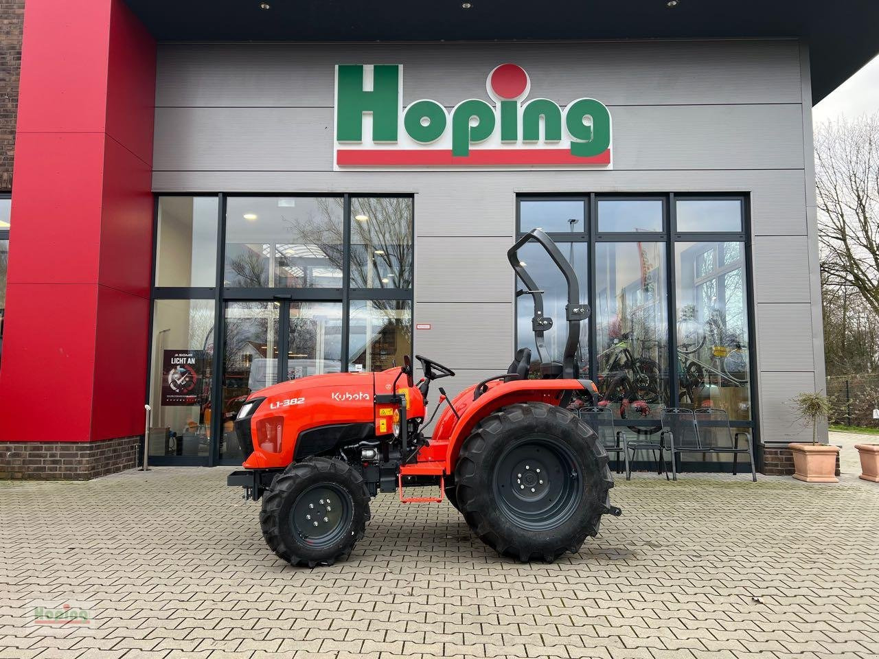 Kubota L1-382 DW - Komunální traktor: obrázek 2 Kubota L1-382 DW - Komunální traktor: obrázek 2