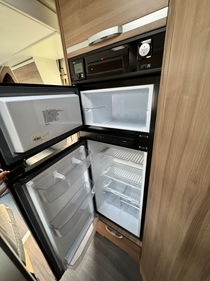 Polointegrovaný obytný vůz ADRIA Matrix 670 SL: obrázek 14