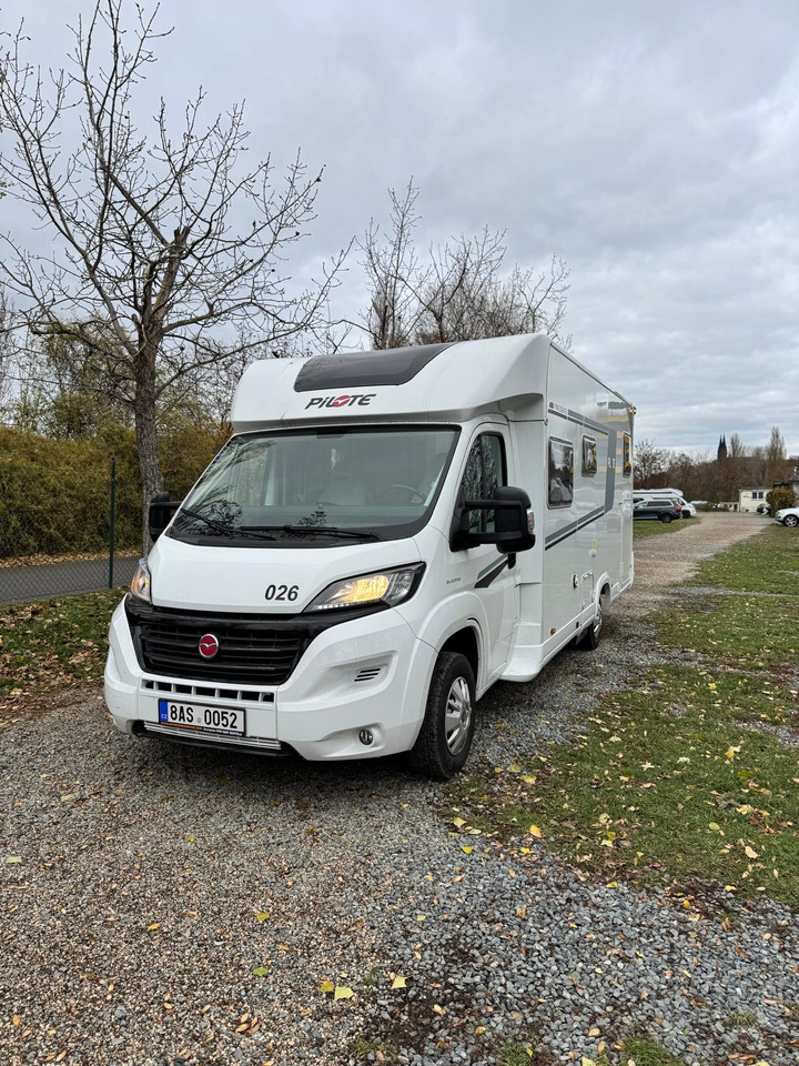 Polointegrovaný obytný vůz Pilote P 746 GJ: obrázek 1