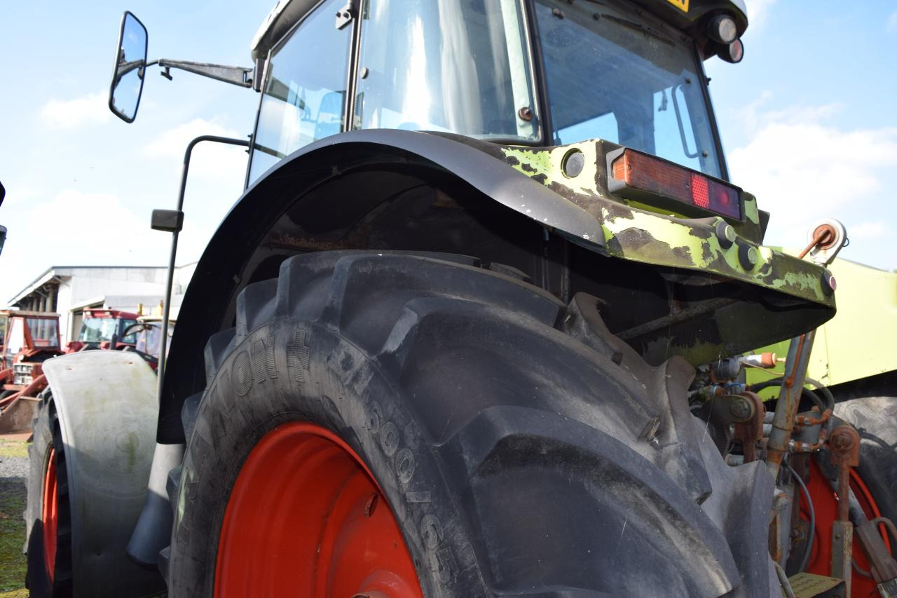 CLAAS Ares 697 ATZ - Traktor: obrázek 4 CLAAS Ares 697 ATZ - Traktor: obrázek 4