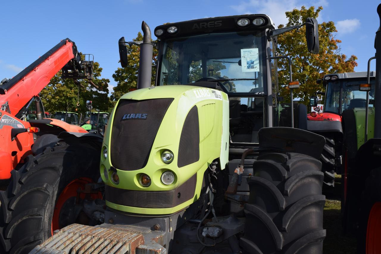 CLAAS Ares 697 ATZ - Traktor: obrázek 2 CLAAS Ares 697 ATZ - Traktor: obrázek 2
