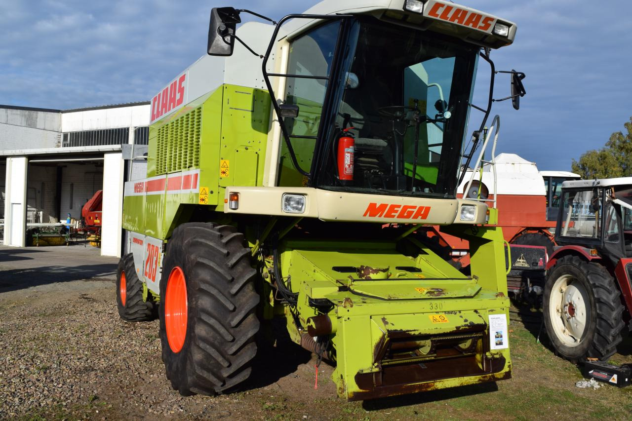 CLAAS Dominator 203 Mega - Sklízecí mlátička: obrázek 3 CLAAS Dominator 203 Mega - Sklízecí mlátička: obrázek 3