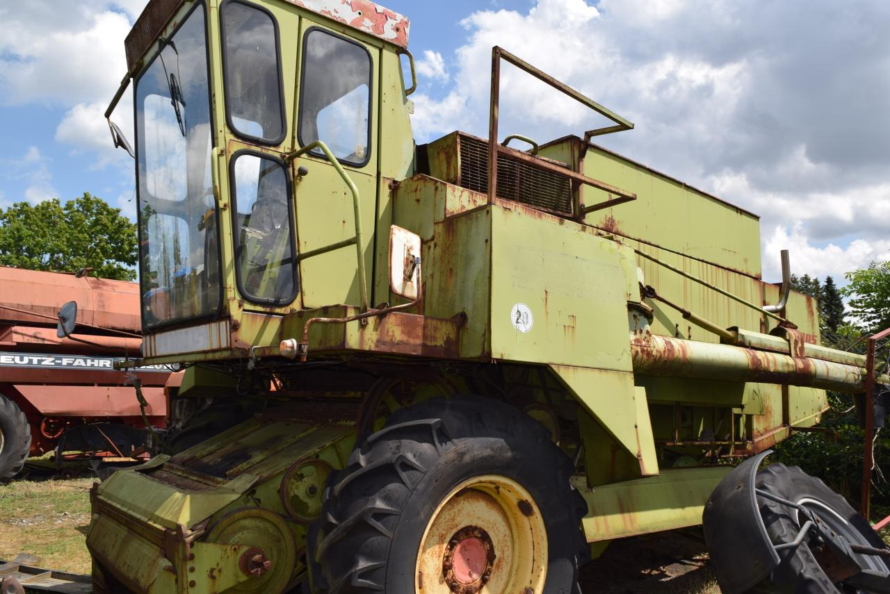 CLAAS Dominator 80 - Sklízecí mlátička: obrázek 1 CLAAS Dominator 80 - Sklízecí mlátička: obrázek 1
