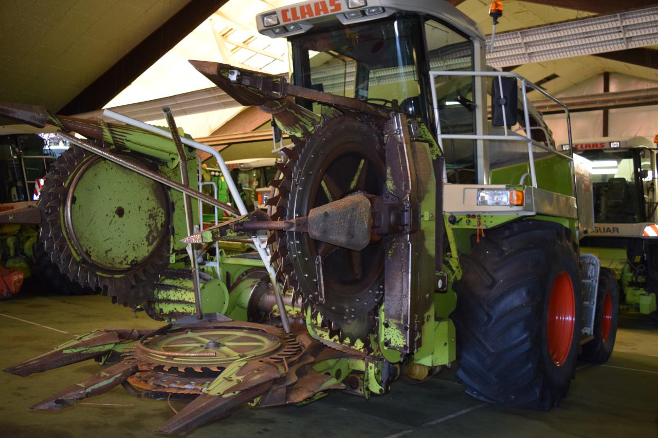 CLAAS Jaguar 820 - Sklízecí řezačka: obrázek 4 CLAAS Jaguar 820 - Sklízecí řezačka: obrázek 4