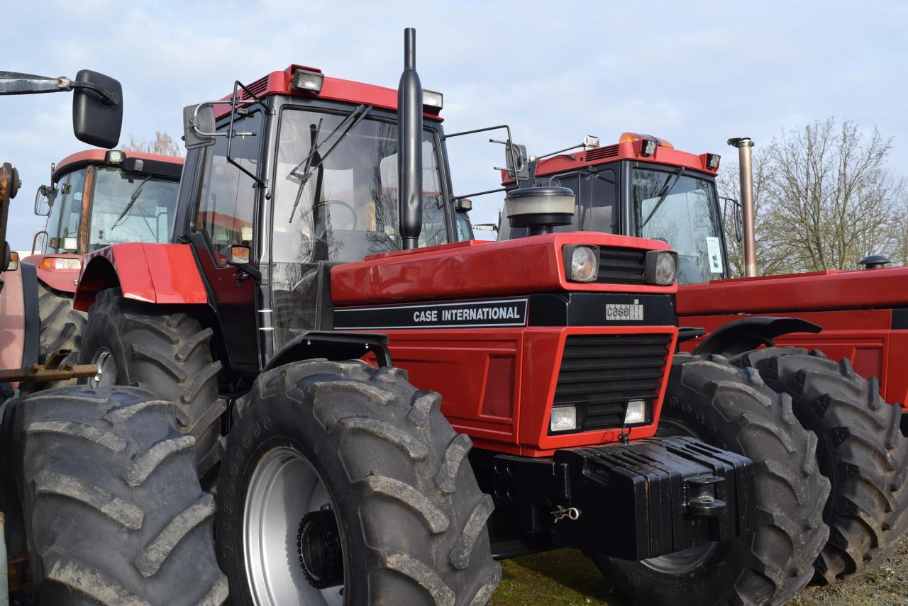 Case-IH 1455 XL A - Traktor: obrázek 3 Case-IH 1455 XL A - Traktor: obrázek 3