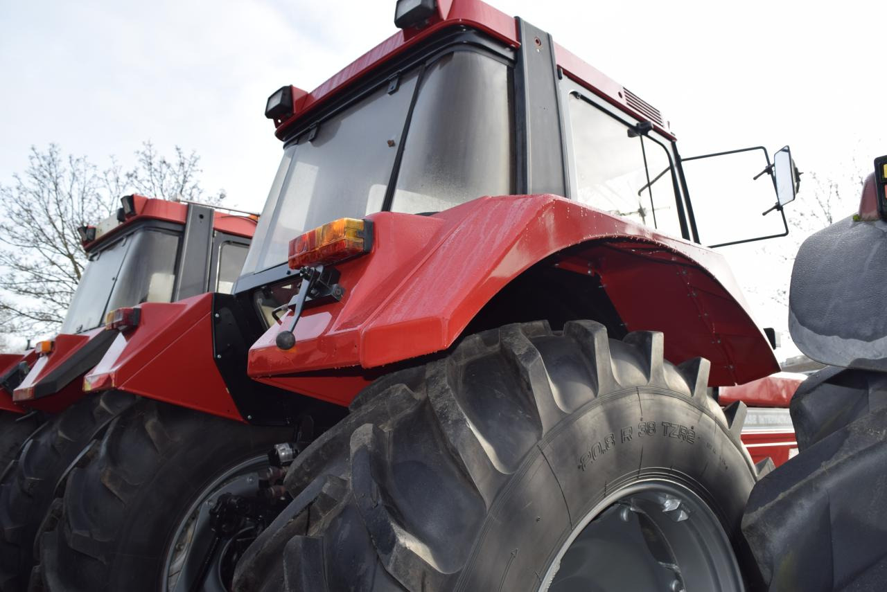 Case-IH 1455 XL A - Traktor: obrázek 5 Case-IH 1455 XL A - Traktor: obrázek 5