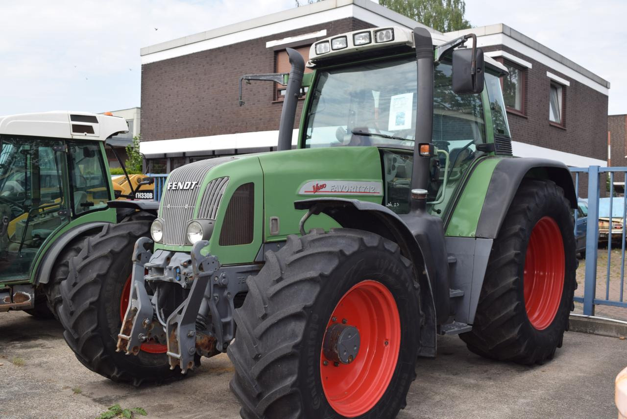 Fendt 712 Vario - Traktor: obrázek 1 Fendt 712 Vario - Traktor: obrázek 1