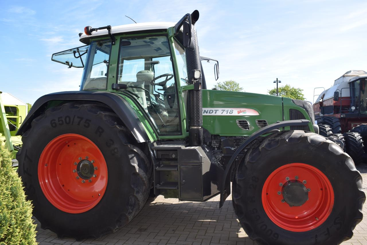 Fendt 718 Vario TMS - Traktor: obrázek 2 Fendt 718 Vario TMS - Traktor: obrázek 2