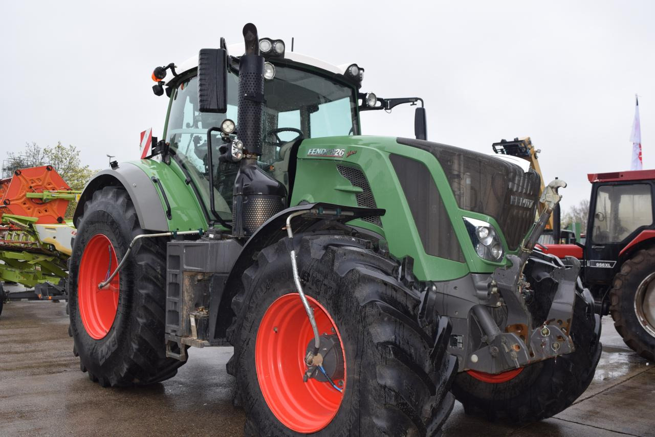 Fendt 826 Vario ProfiPlus - Traktor: obrázek 4 Fendt 826 Vario ProfiPlus - Traktor: obrázek 4
