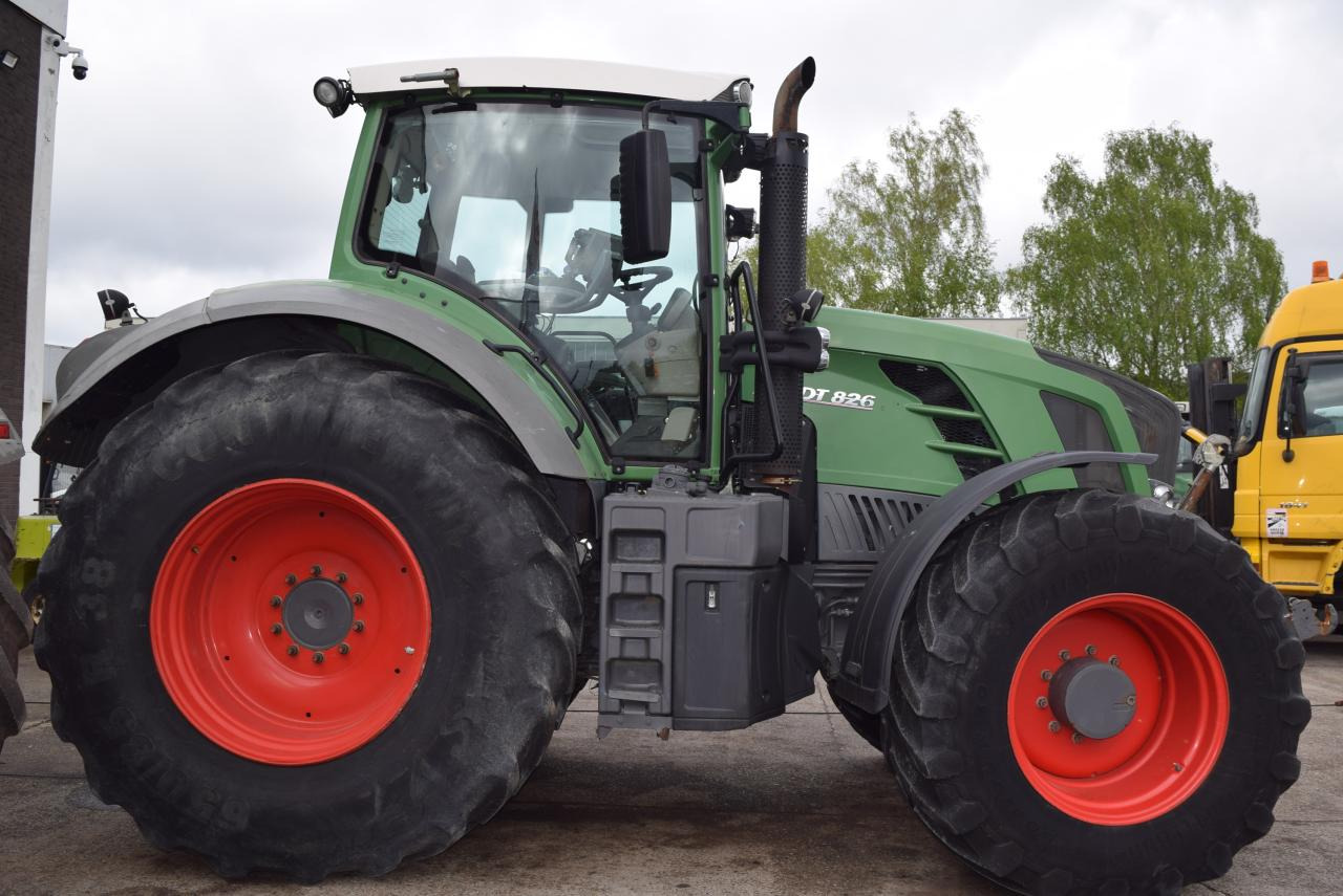Fendt 826 Vario SCR ProfiPlus - Traktor: obrázek 4 Fendt 826 Vario SCR ProfiPlus - Traktor: obrázek 4
