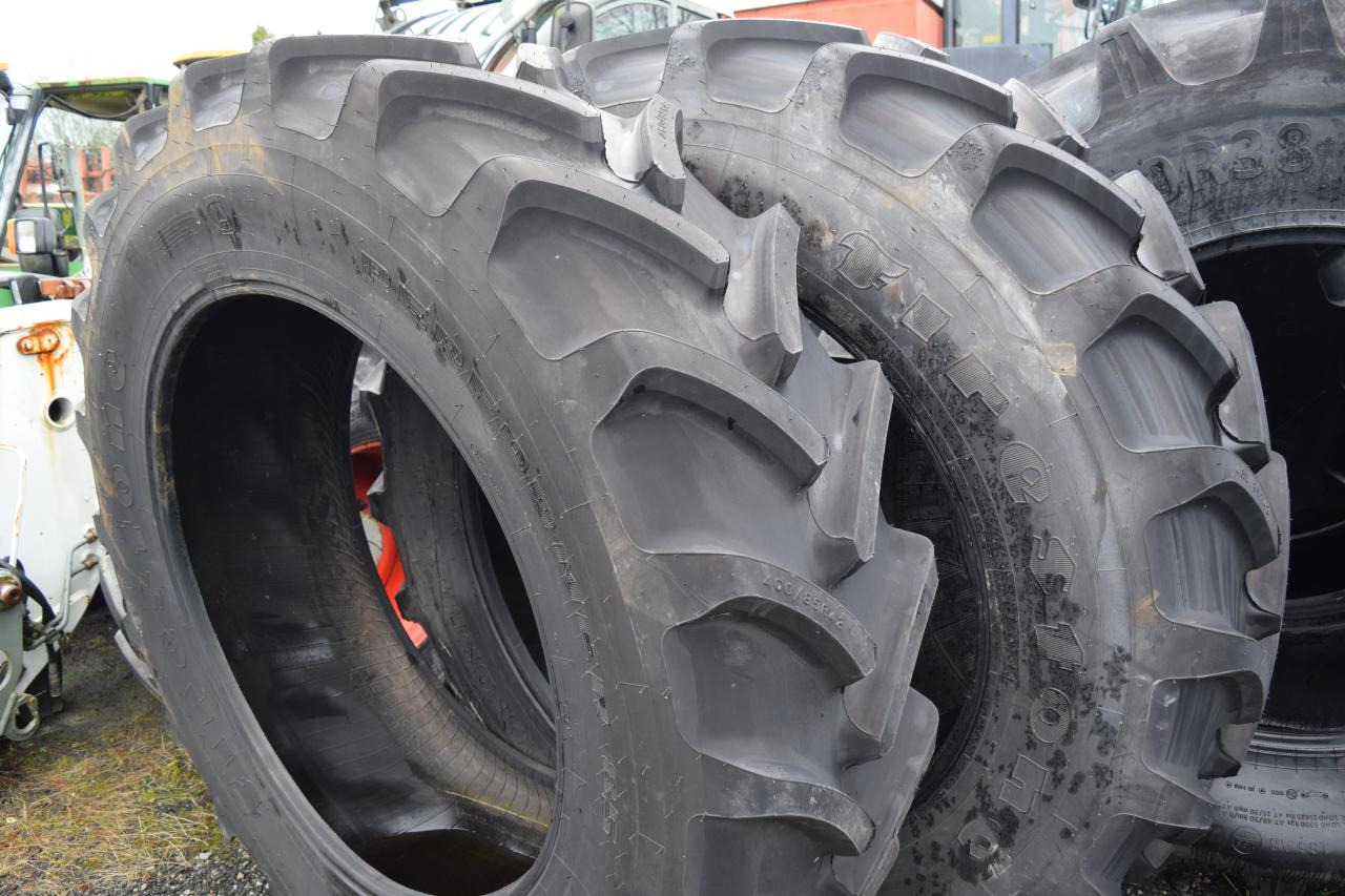 Firestone 460/85R42 - Pneumatiky: obrázek 1 Firestone 460/85R42 - Pneumatiky: obrázek 1