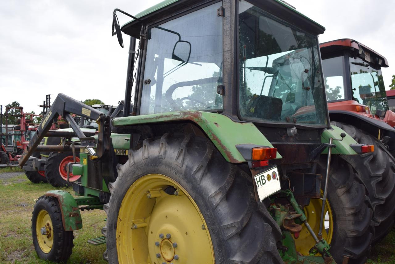 John Deere 1640 - Traktor: obrázek 3 John Deere 1640 - Traktor: obrázek 3
