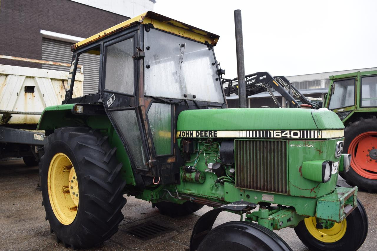 John Deere 1640 - Traktor: obrázek 3 John Deere 1640 - Traktor: obrázek 3