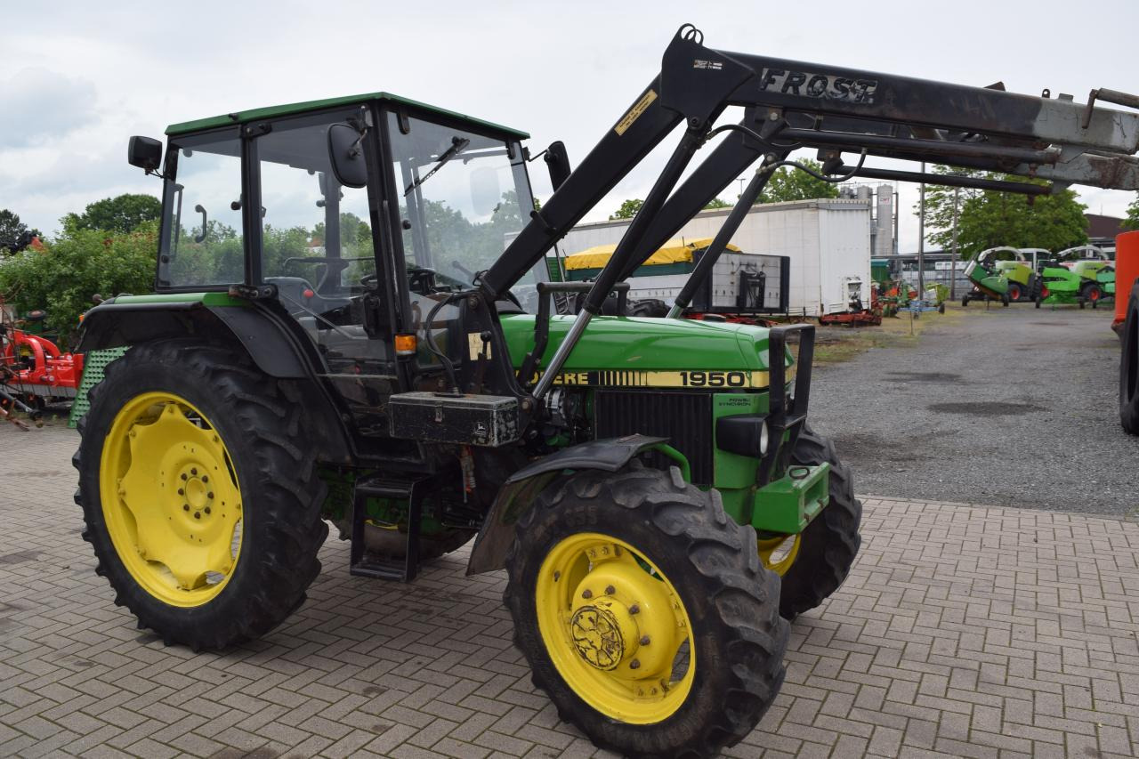 John Deere 1950 - Traktor: obrázek 2 John Deere 1950 - Traktor: obrázek 2