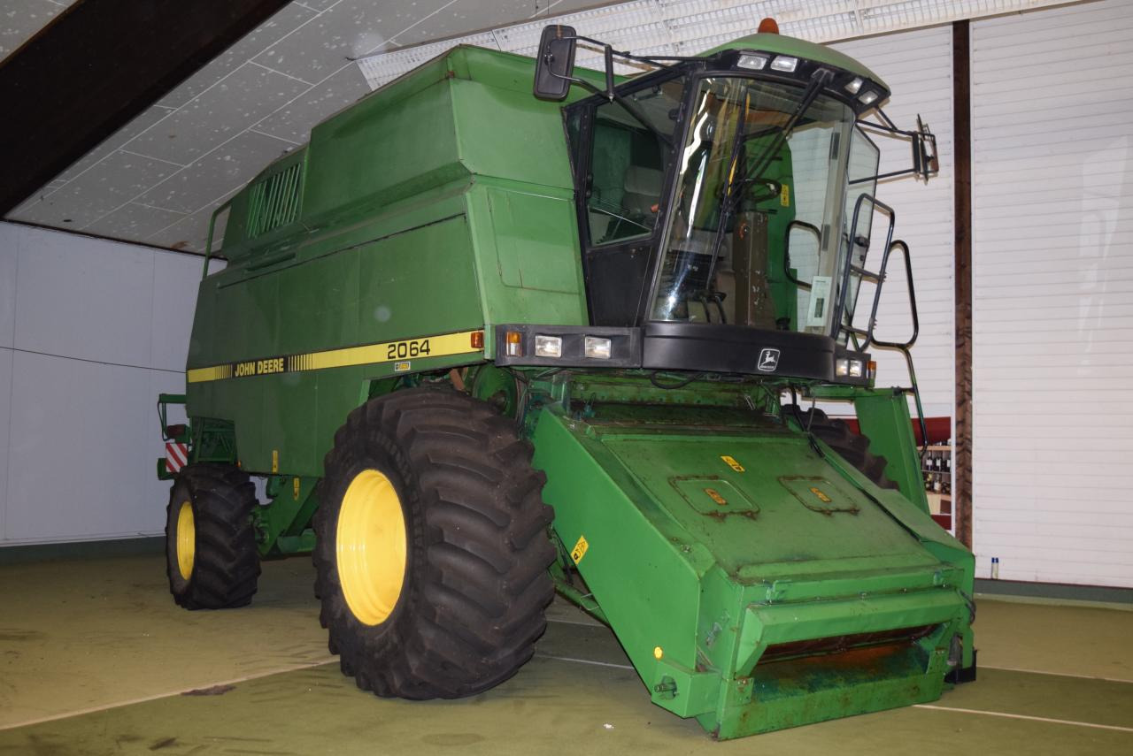 John Deere 2064 - Sklízecí mlátička: obrázek 2 John Deere 2064 - Sklízecí mlátička: obrázek 2