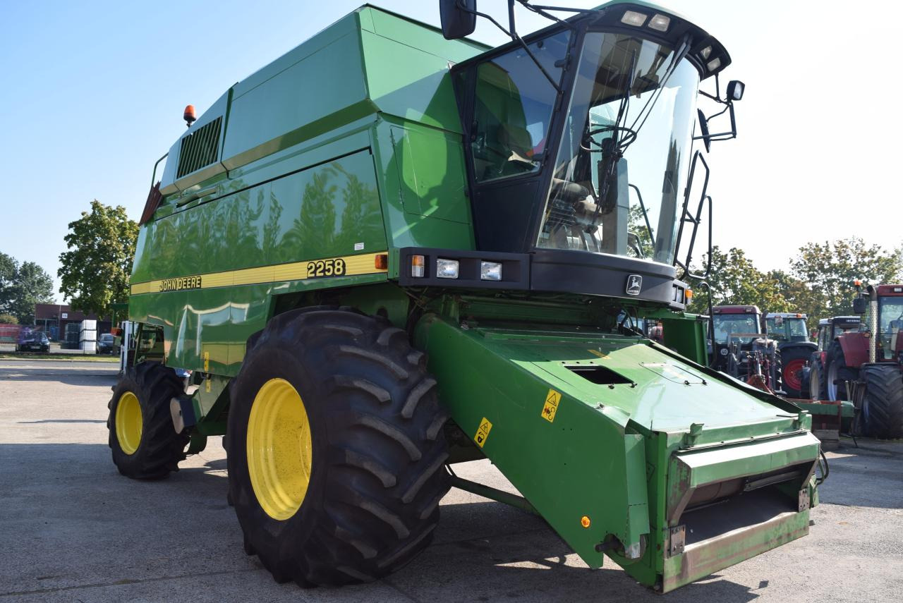 John Deere 2064 - Sklízecí mlátička: obrázek 5 John Deere 2064 - Sklízecí mlátička: obrázek 5