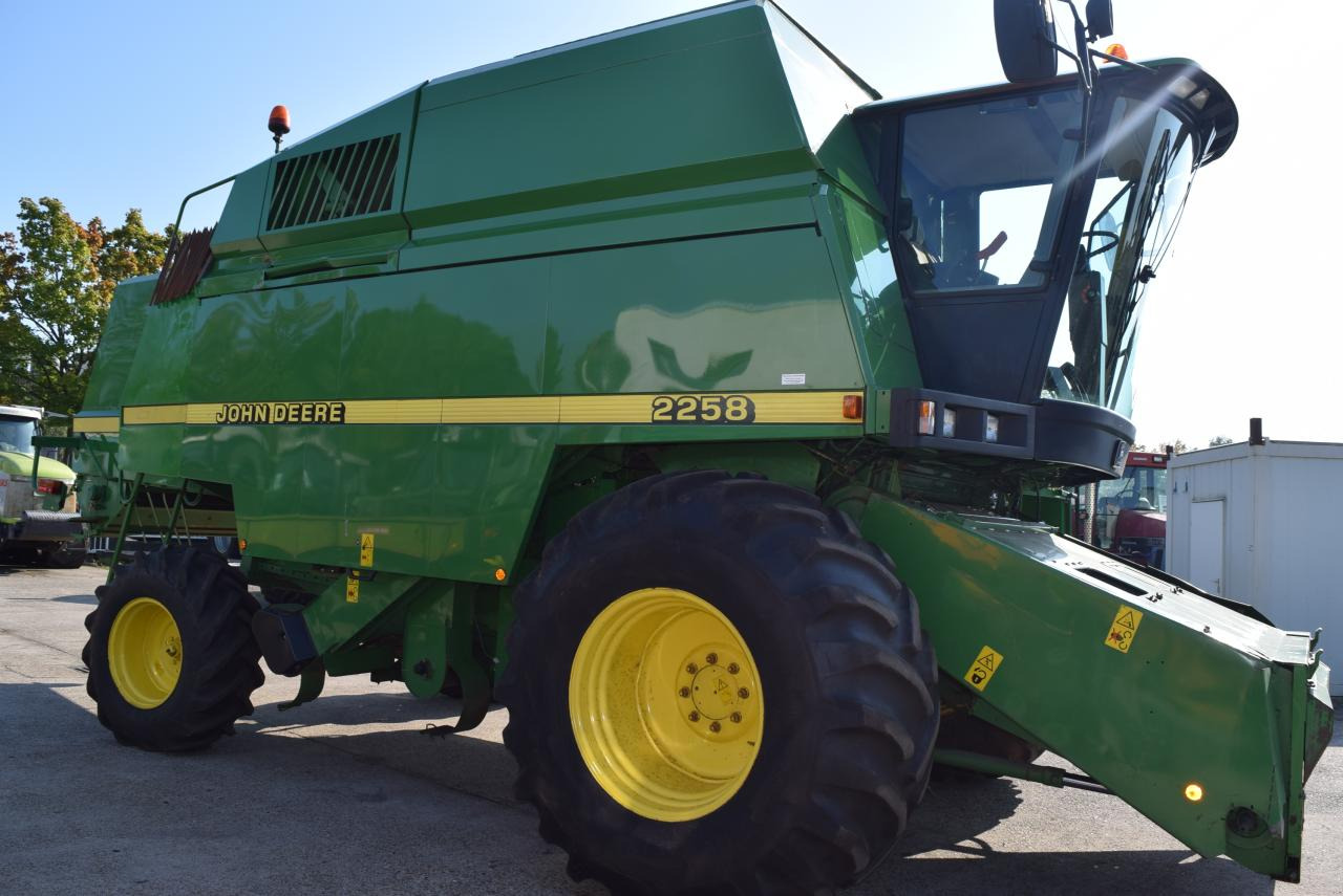 John Deere 2064 - Sklízecí mlátička: obrázek 4 John Deere 2064 - Sklízecí mlátička: obrázek 4