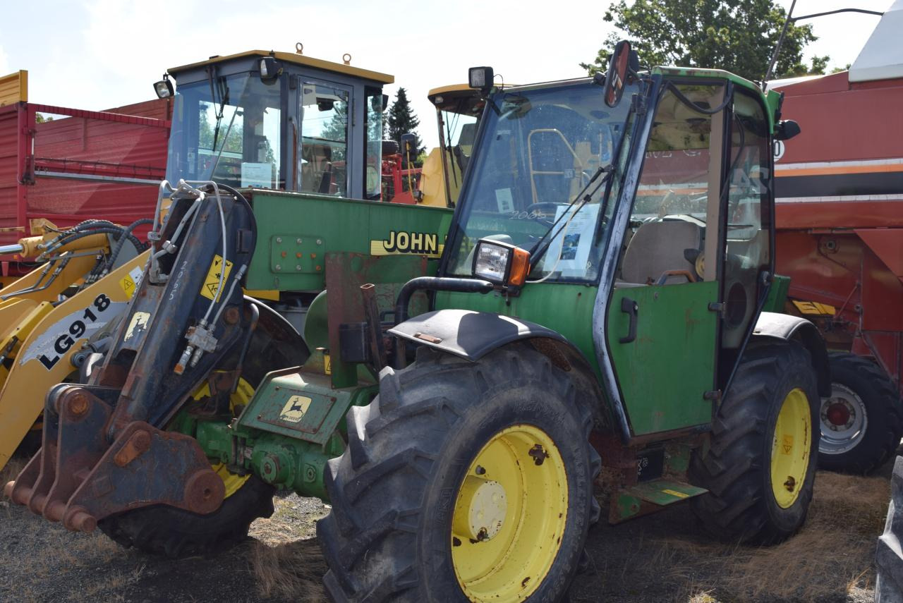 John Deere 3200 - Teleskopický manipulátor: obrázek 1 John Deere 3200 - Teleskopický manipulátor: obrázek 1