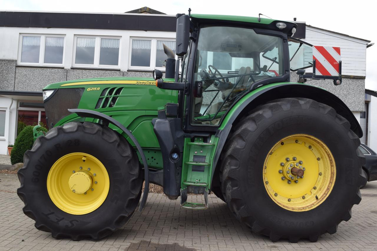 John Deere 6215 R - Traktor: obrázek 2 John Deere 6215 R - Traktor: obrázek 2
