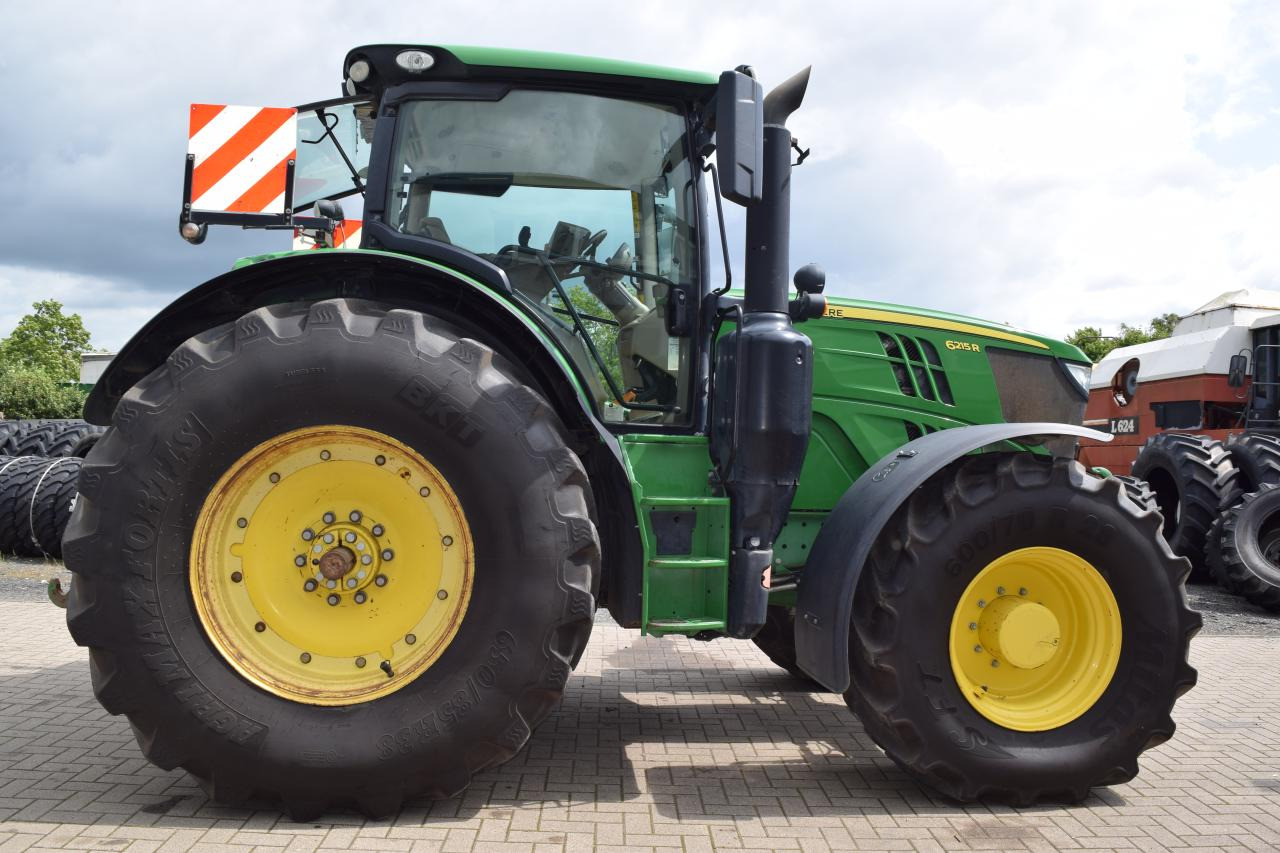 John Deere 6215 R - Traktor: obrázek 1 John Deere 6215 R - Traktor: obrázek 1