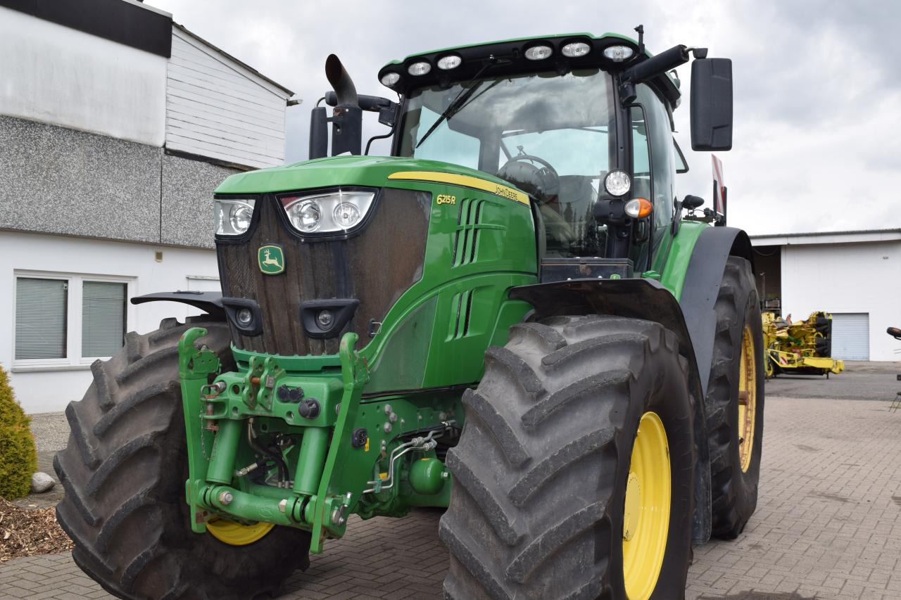 John Deere 6215 R - Traktor: obrázek 4 John Deere 6215 R - Traktor: obrázek 4