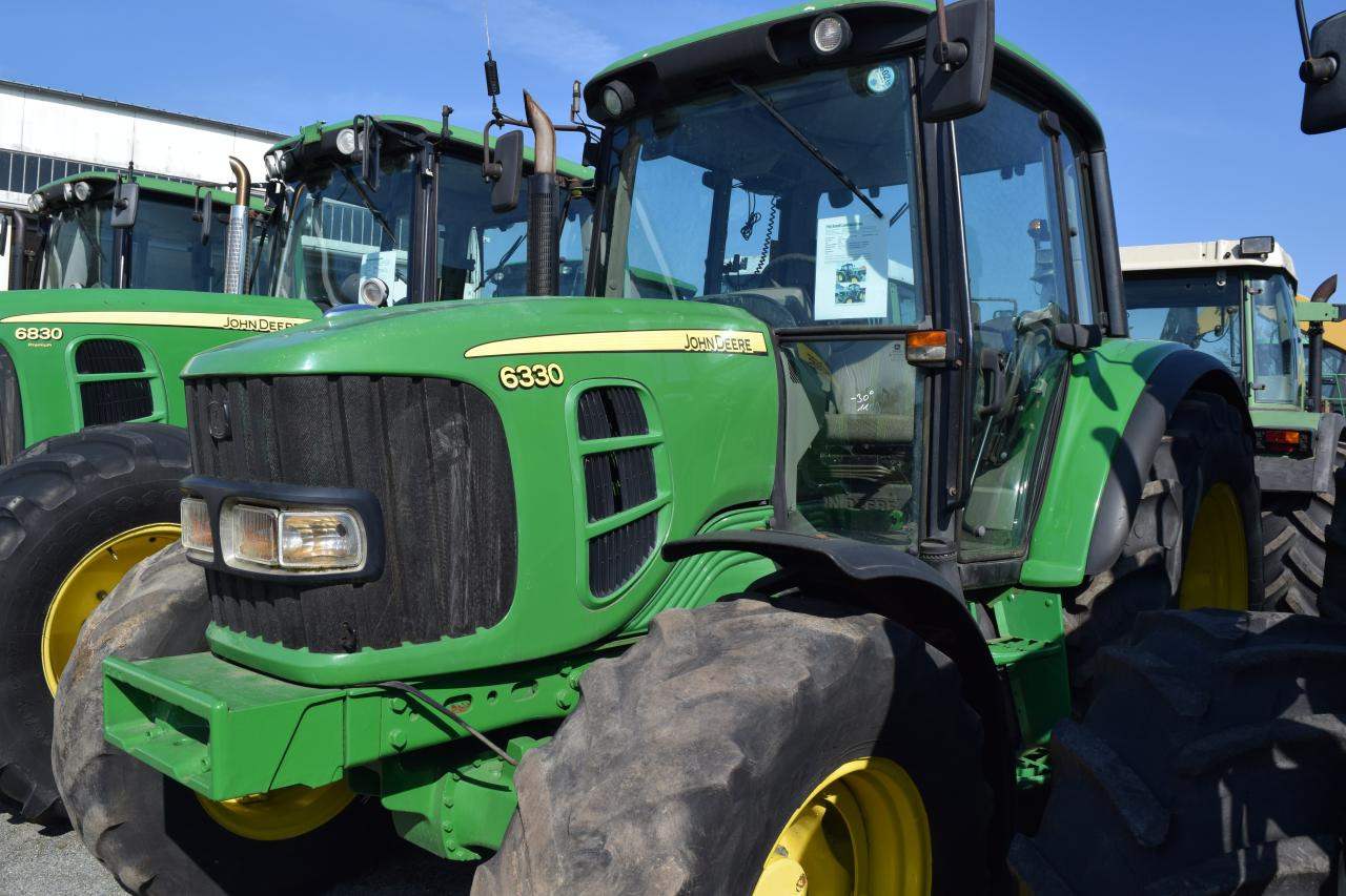 John Deere 6330 - Traktor: obrázek 2 John Deere 6330 - Traktor: obrázek 2