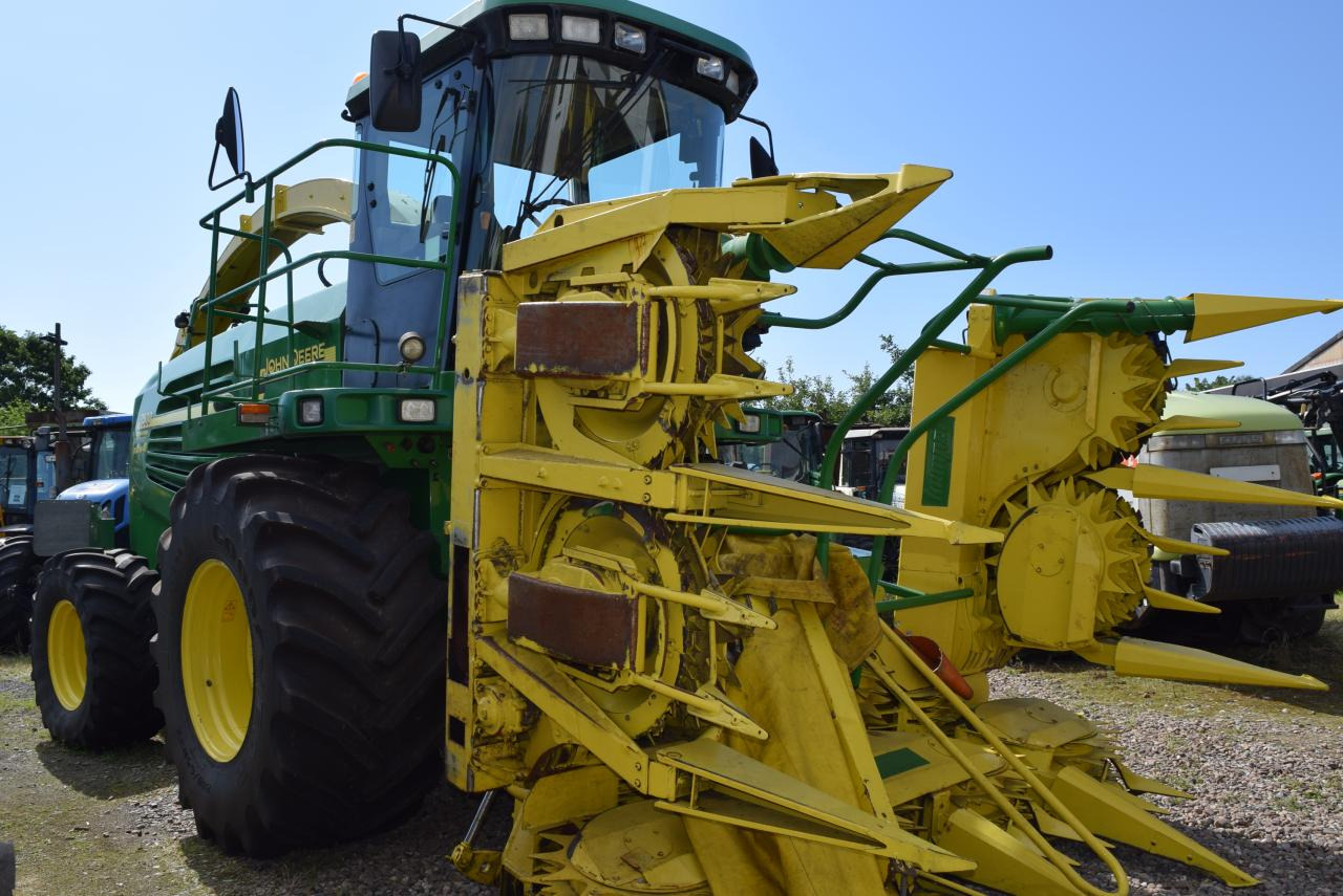 John Deere 7400 - Sklízecí řezačka: obrázek 1 John Deere 7400 - Sklízecí řezačka: obrázek 1