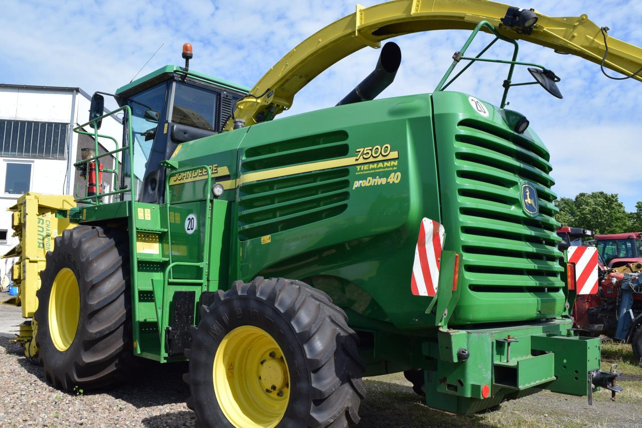 John Deere 7400 - Sklízecí řezačka: obrázek 3 John Deere 7400 - Sklízecí řezačka: obrázek 3