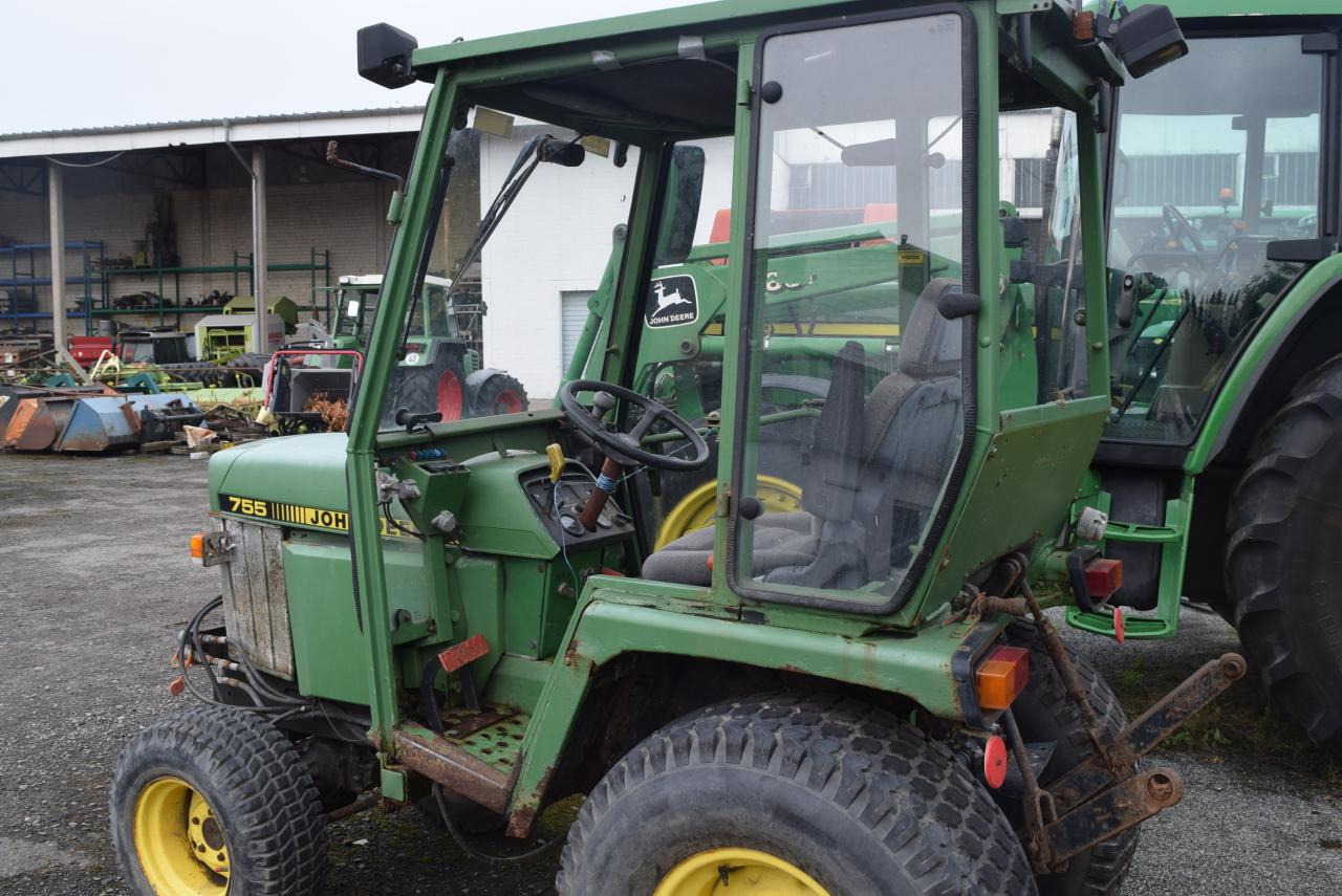 John Deere 755 - Traktor: obrázek 3 John Deere 755 - Traktor: obrázek 3