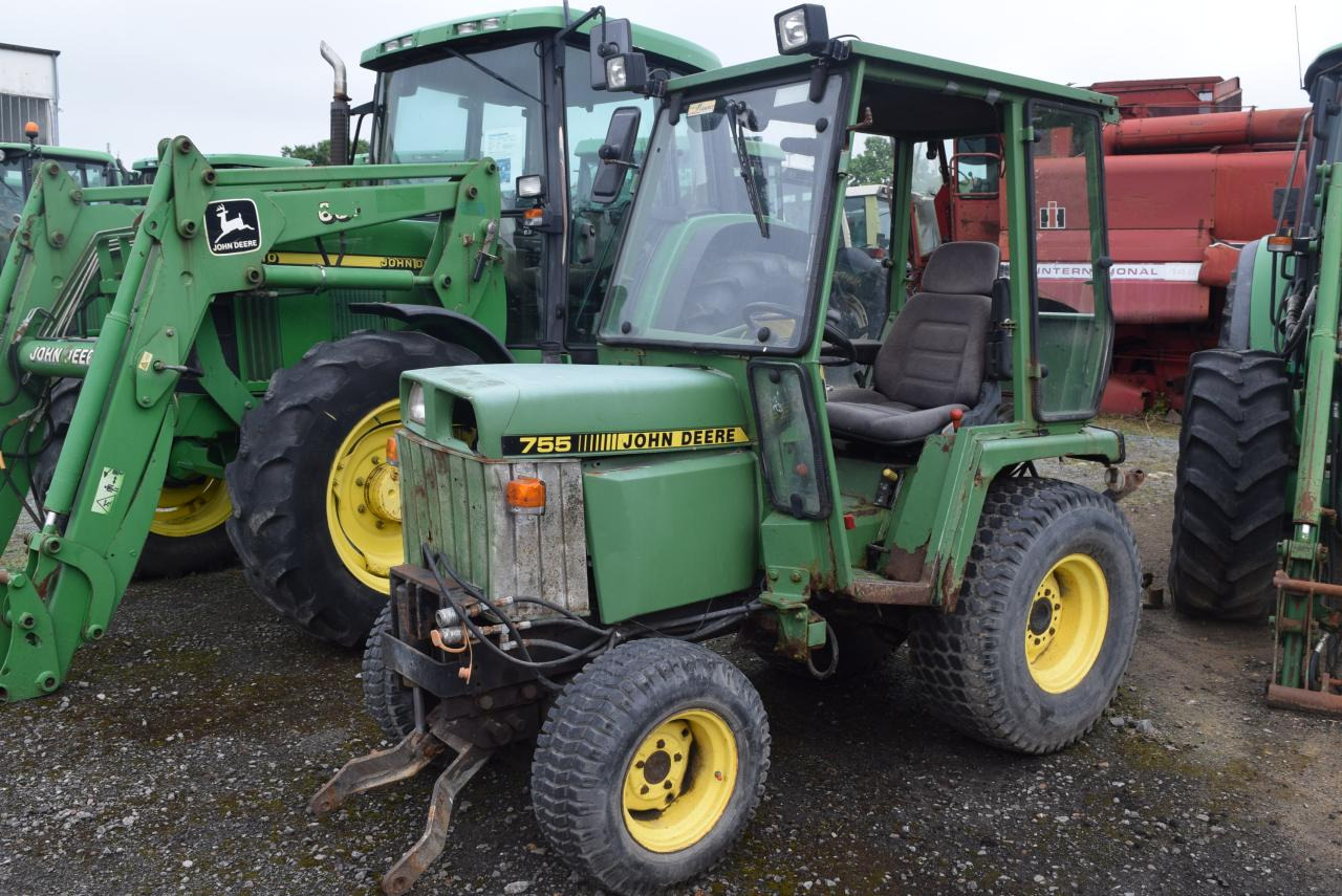 John Deere 755 - Traktor: obrázek 1 John Deere 755 - Traktor: obrázek 1