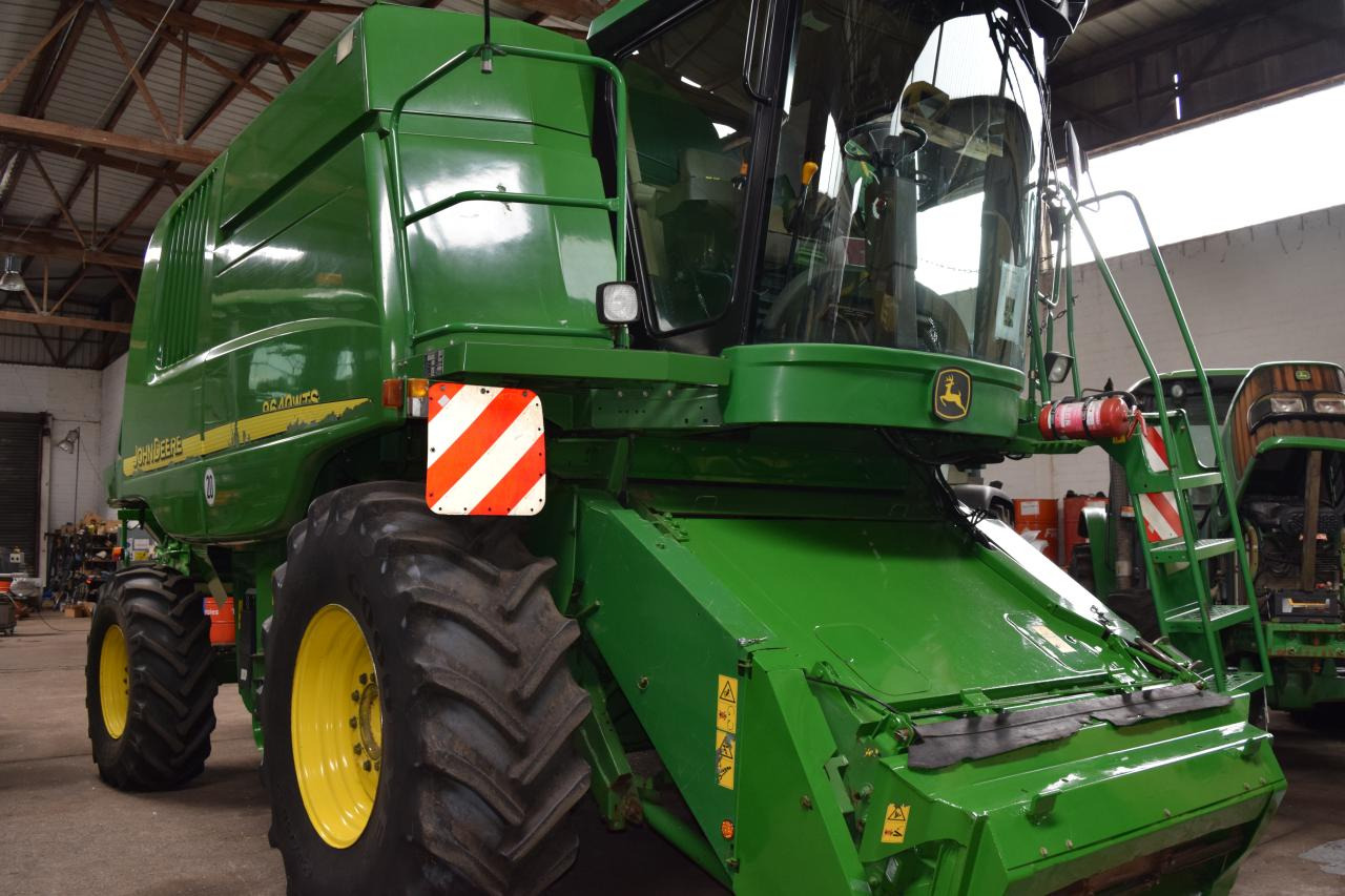 John Deere 9640 WTS - Sklízecí mlátička: obrázek 1 John Deere 9640 WTS - Sklízecí mlátička: obrázek 1