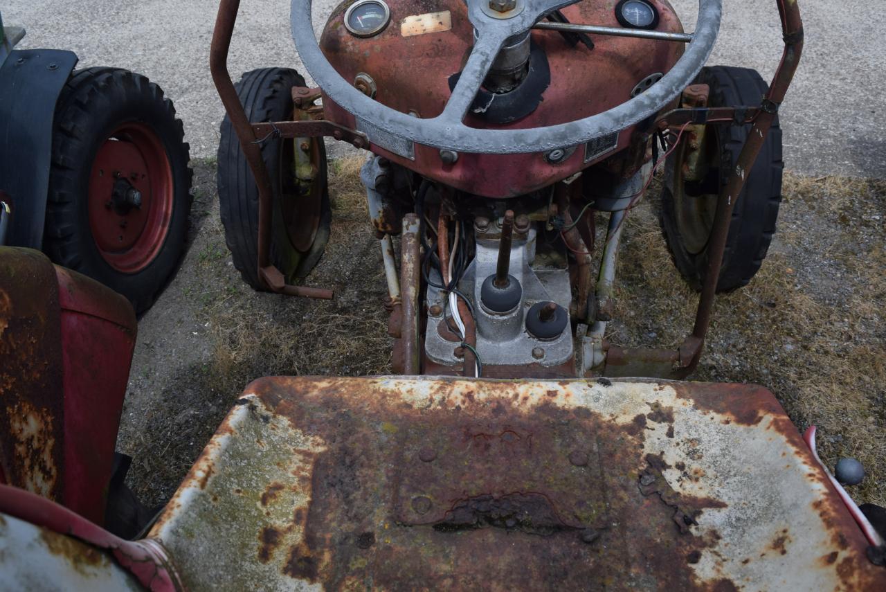 Massey Ferguson MF 35 - Traktor: obrázek 5 Massey Ferguson MF 35 - Traktor: obrázek 5