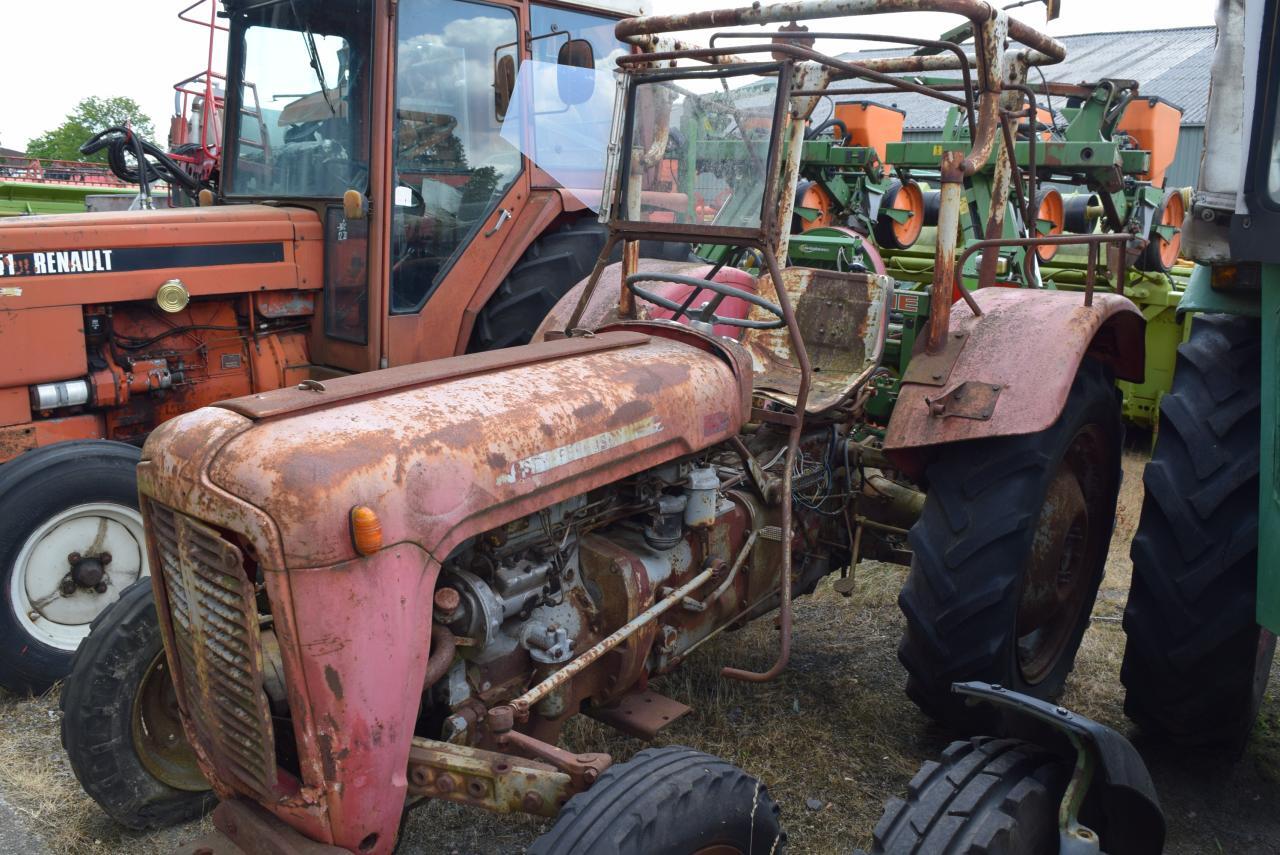 Massey Ferguson MF 35 - Traktor: obrázek 2 Massey Ferguson MF 35 - Traktor: obrázek 2
