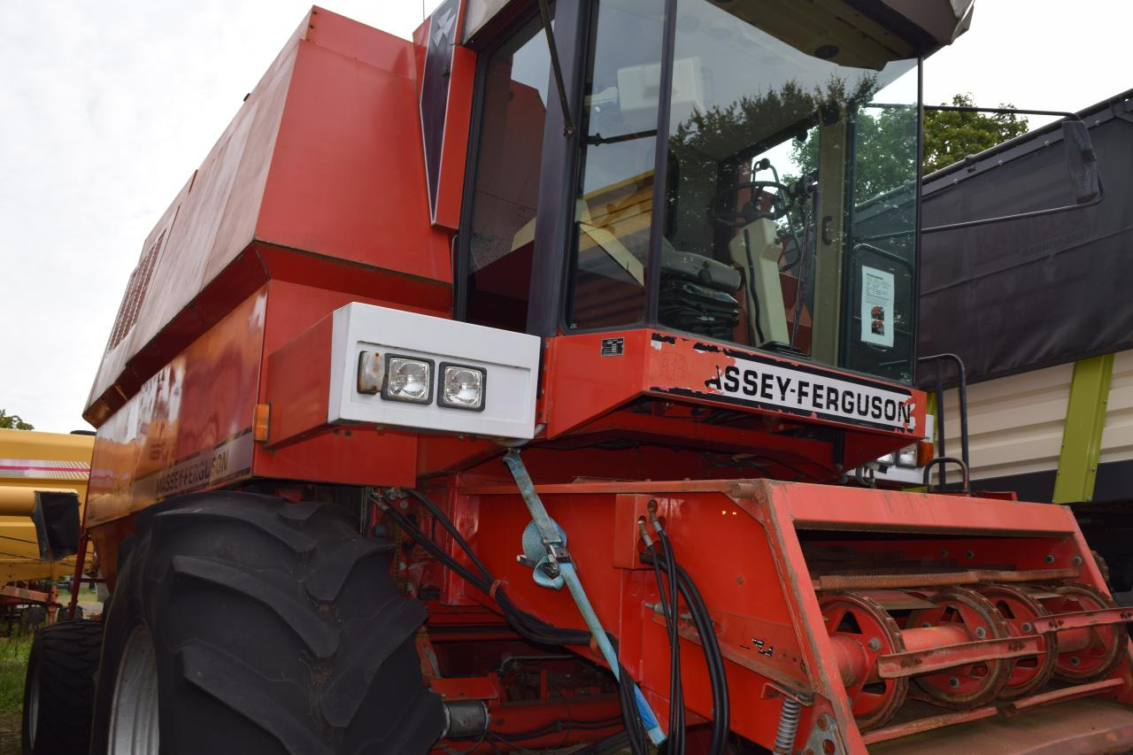 Massey Ferguson MF 38 - Sklízecí mlátička: obrázek 2 Massey Ferguson MF 38 - Sklízecí mlátička: obrázek 2