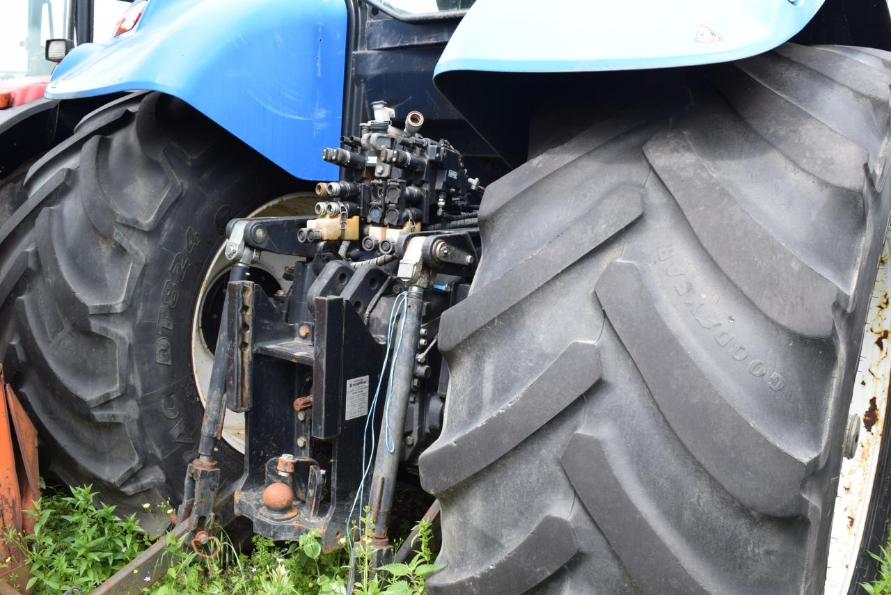 New Holland T 7040 - Traktor: obrázek 4 New Holland T 7040 - Traktor: obrázek 4