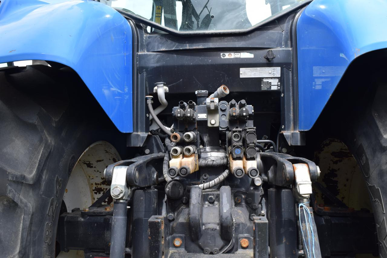 New Holland T 7040 - Traktor: obrázek 5 New Holland T 7040 - Traktor: obrázek 5