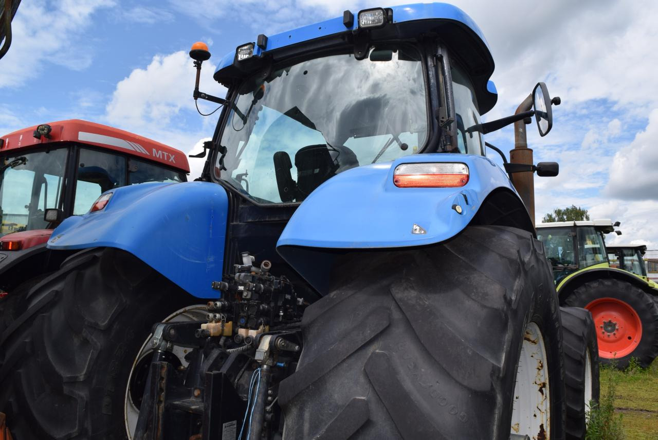 New Holland T 7040 - Traktor: obrázek 3 New Holland T 7040 - Traktor: obrázek 3