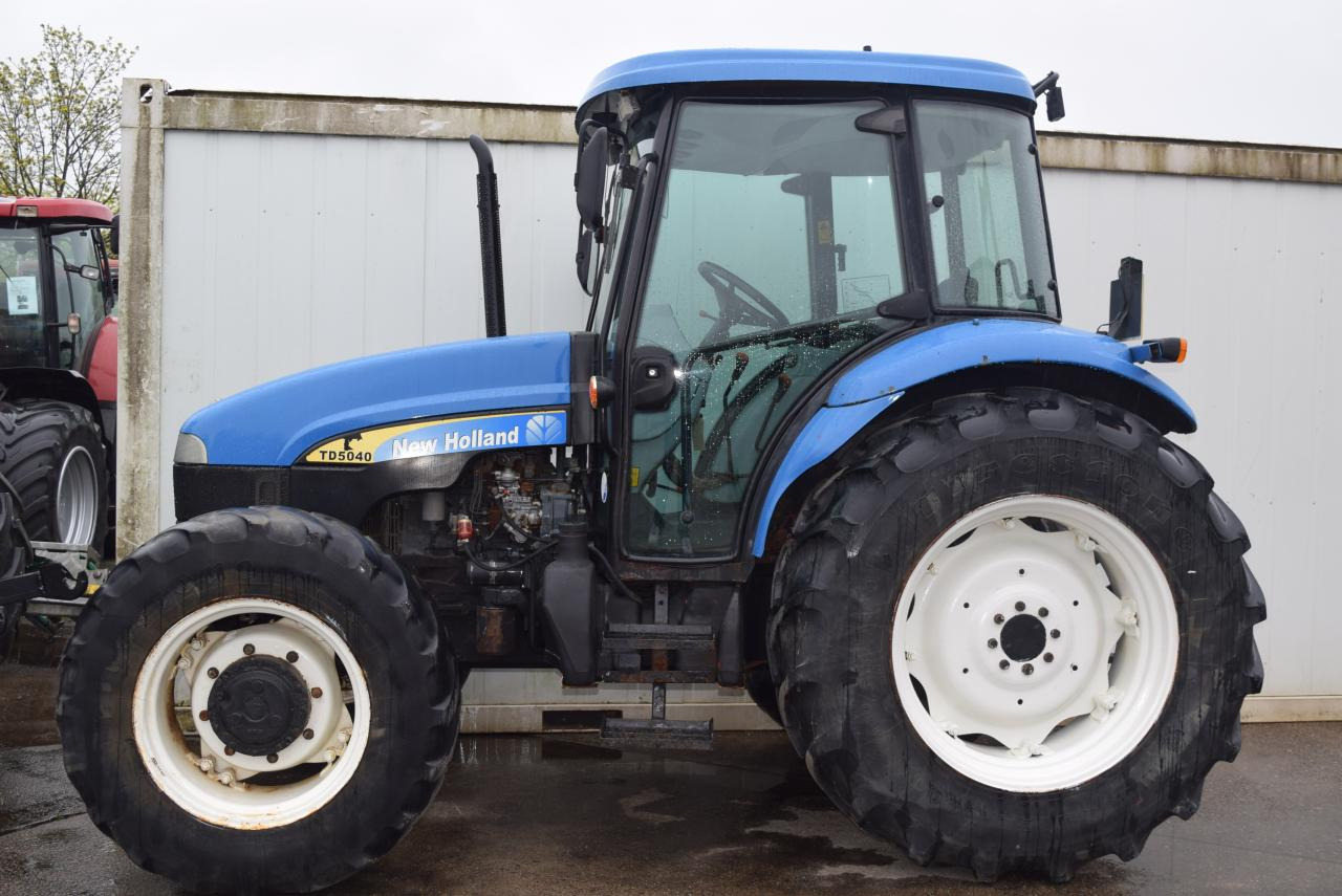 New Holland TD 5040 - Traktor: obrázek 1 New Holland TD 5040 - Traktor: obrázek 1