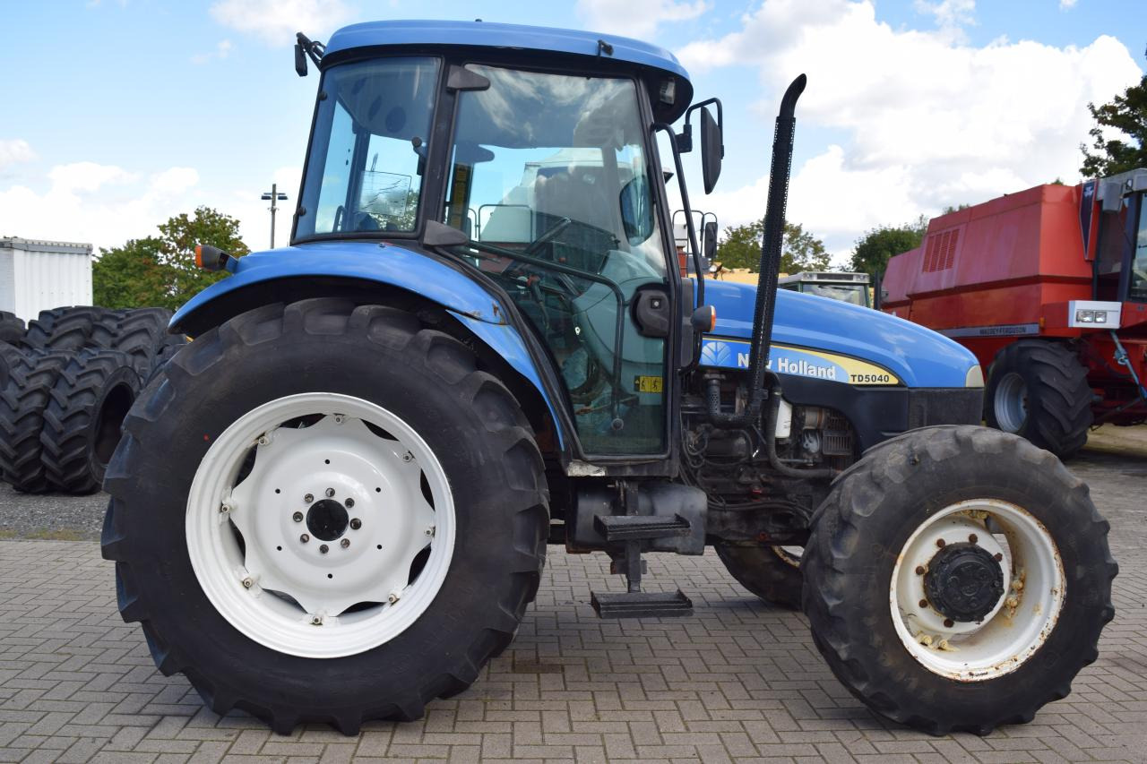 New Holland TD 5040 - Traktor: obrázek 2 New Holland TD 5040 - Traktor: obrázek 2