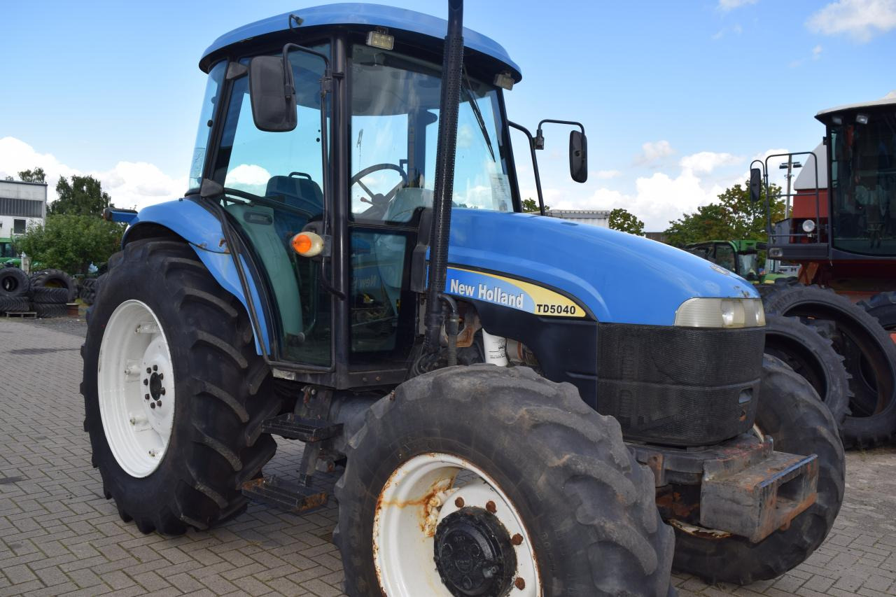 New Holland TD 5040 - Traktor: obrázek 3 New Holland TD 5040 - Traktor: obrázek 3
