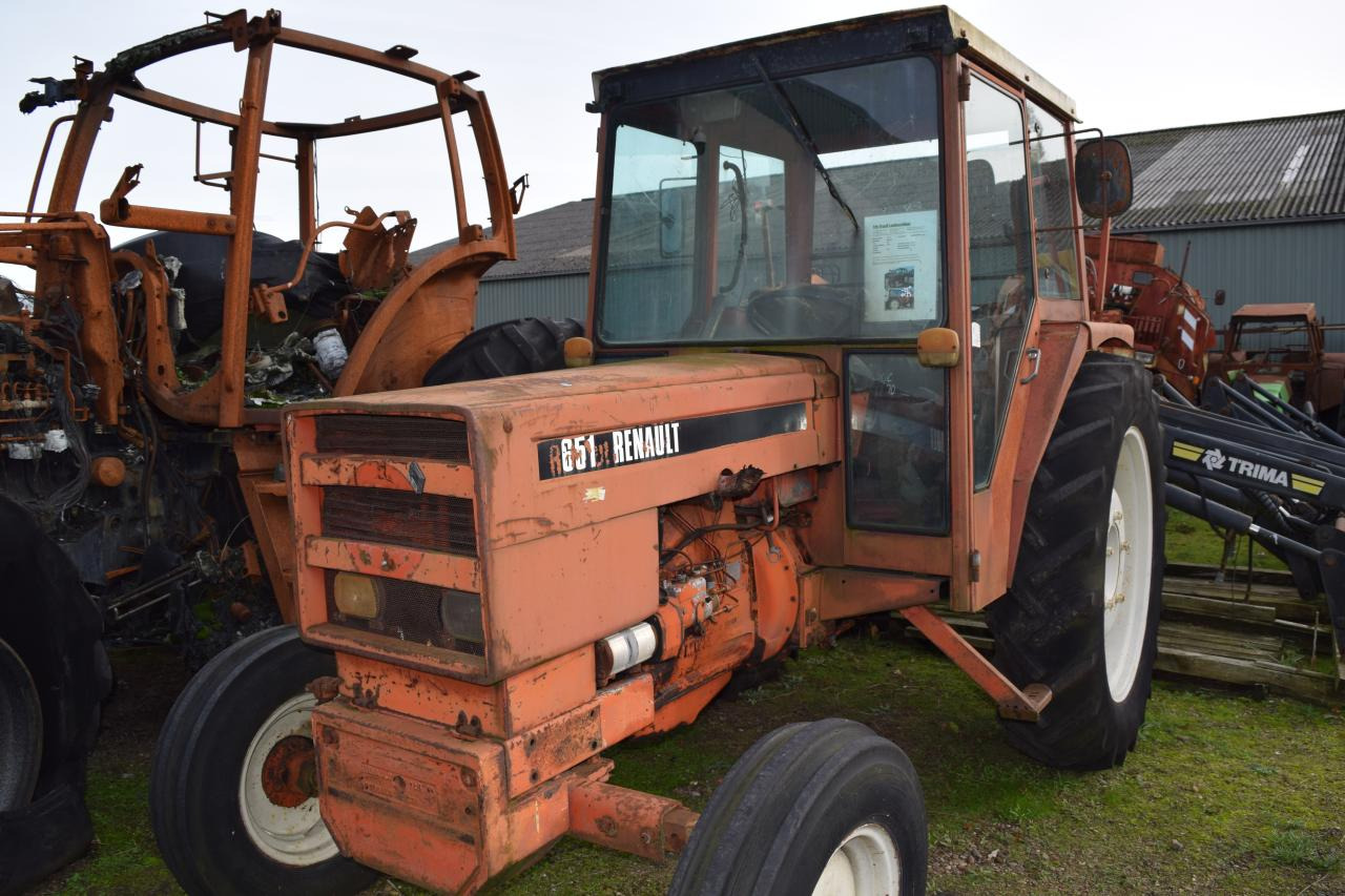 Renault 651 - Traktor: obrázek 2 Renault 651 - Traktor: obrázek 2