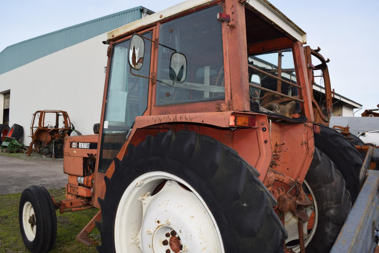 Renault 651 - Traktor: obrázek 4 Renault 651 - Traktor: obrázek 4